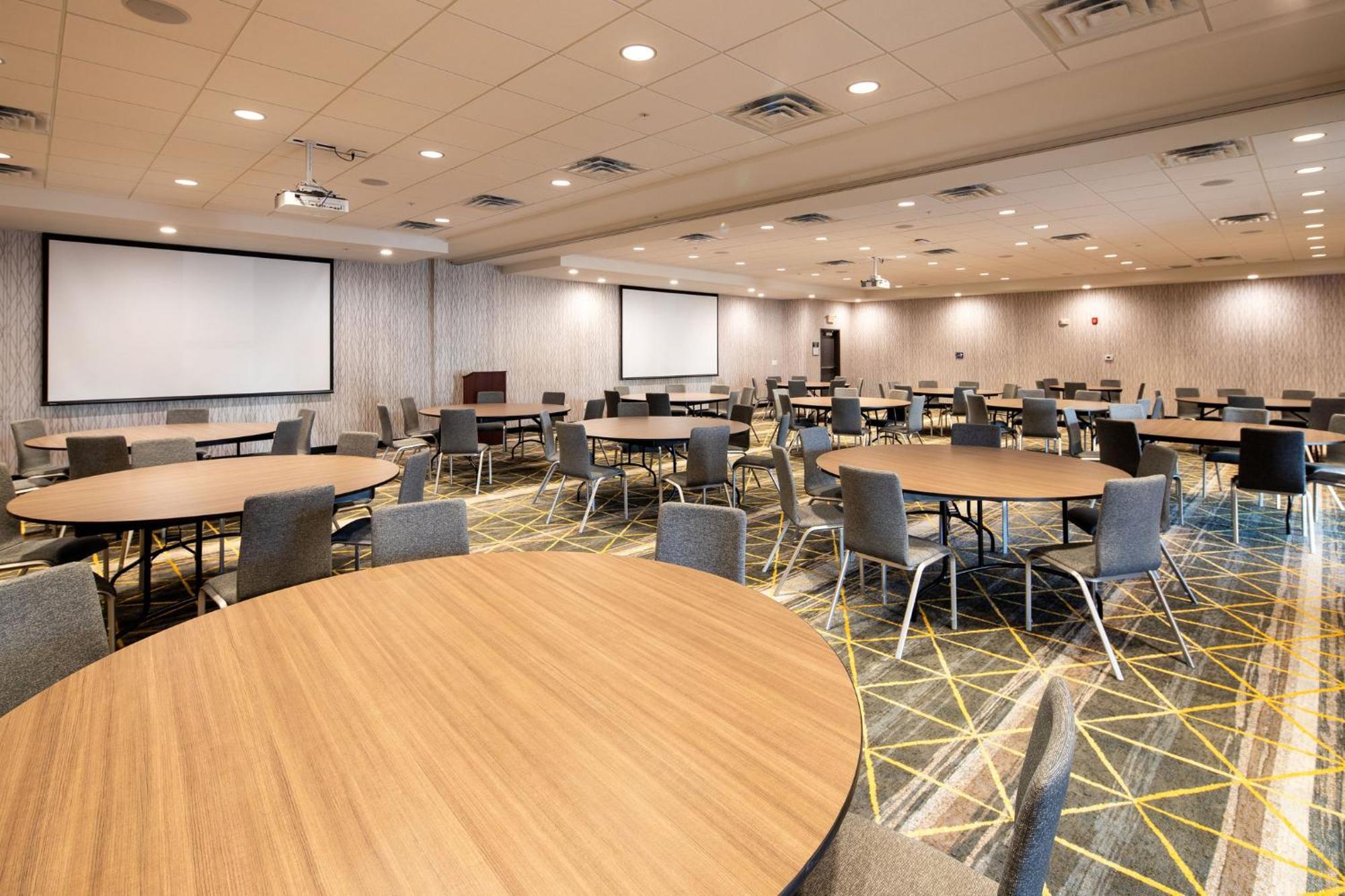 Holiday Inn & Suites Detroit - Troy By Ihg Ngoại thất bức ảnh